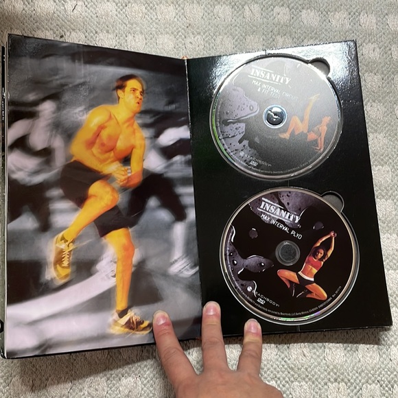 Insanity (Exercise Program) - Picture 6 of 8